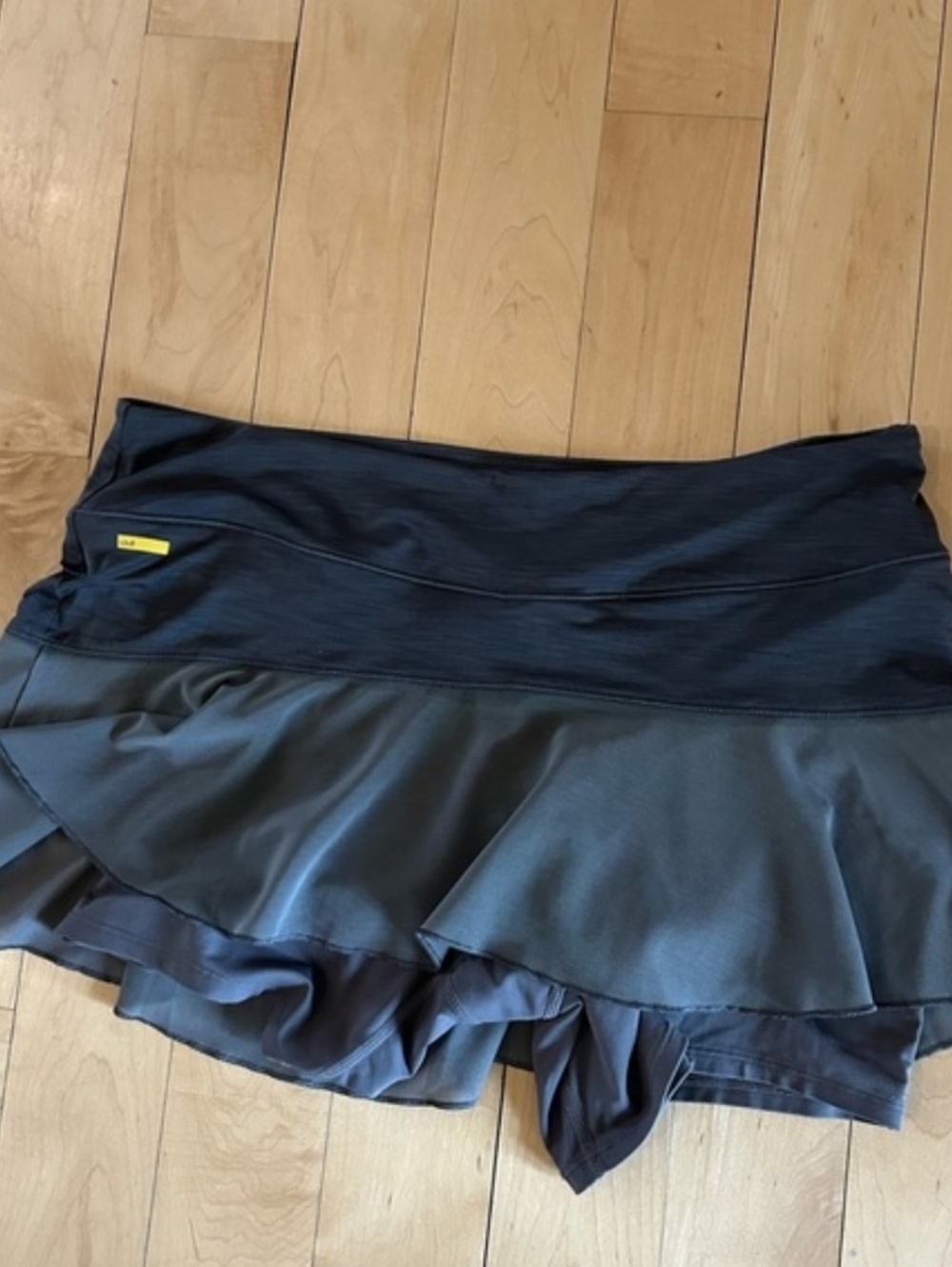 Lole Brand Women's Black/Gray Exercise Skort - Size Large